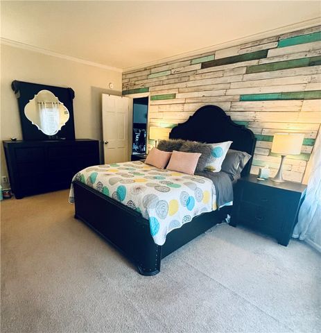 112 N 1st St, Jeannette, PA 15644