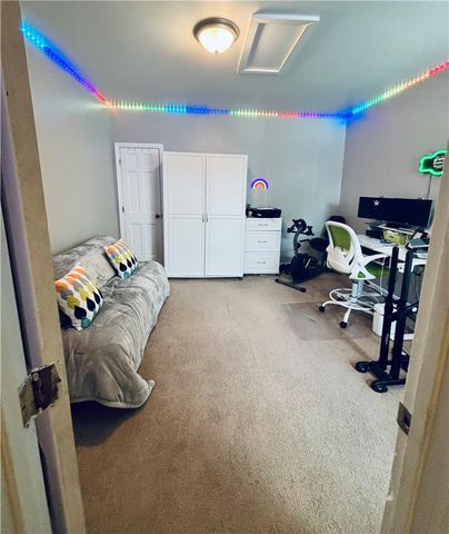 112 N 1st St, Jeannette, PA 15644