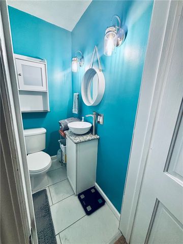 112 N 1st St, Jeannette, PA 15644