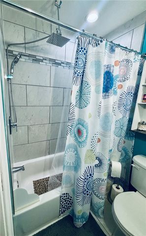 112 N 1st St, Jeannette, PA 15644