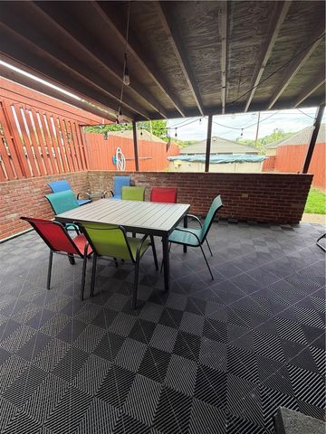 112 N 1st St, Jeannette, PA 15644