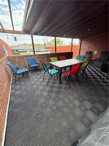 112 N 1st St, Jeannette, PA 15644