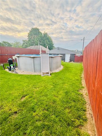 112 N 1st St, Jeannette, PA 15644