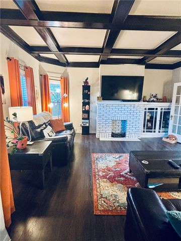 112 N 1st St, Jeannette, PA 15644