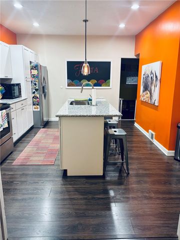 112 N 1st St, Jeannette, PA 15644