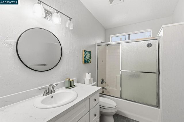 31 Adelaide Dr, Martinez, CA 94553