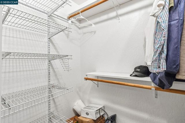 31 Adelaide Dr, Martinez, CA 94553