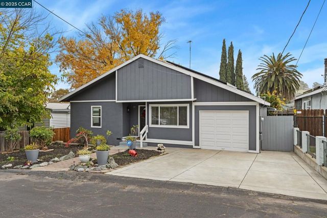 31 Adelaide Dr, Martinez, CA 94553