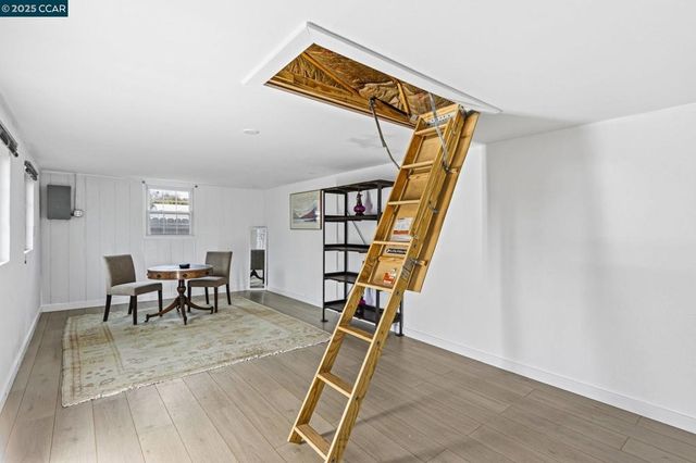 31 Adelaide Dr, Martinez, CA 94553