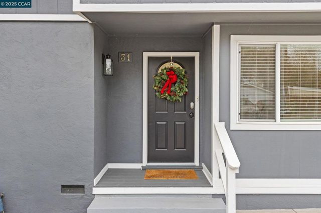 31 Adelaide Dr, Martinez, CA 94553