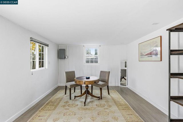 31 Adelaide Dr, Martinez, CA 94553