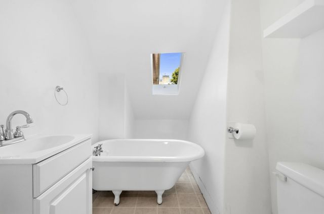 143 North St 2, Salem, MA 01970