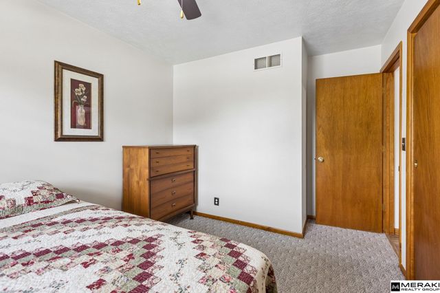 2001 N Ridge Drive, Plattsmouth, NE 68048