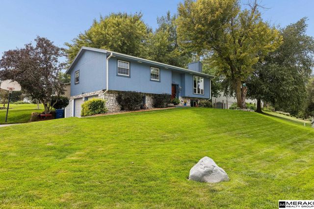 2001 N Ridge Drive, Plattsmouth, NE 68048