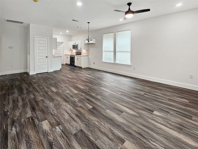 140 Mohican Trail, Mabank, TX 75156