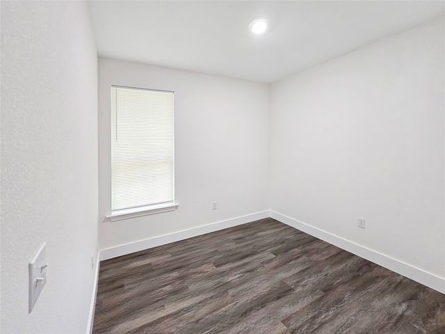 140 Mohican Trail, Mabank, TX 75156