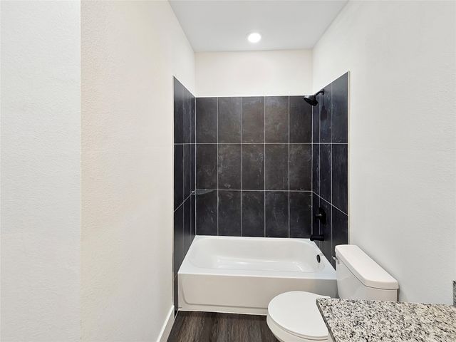 140 Mohican Trail, Mabank, TX 75156