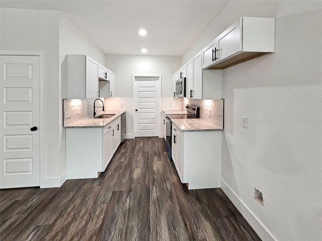 140 Mohican Trail, Mabank, TX 75156