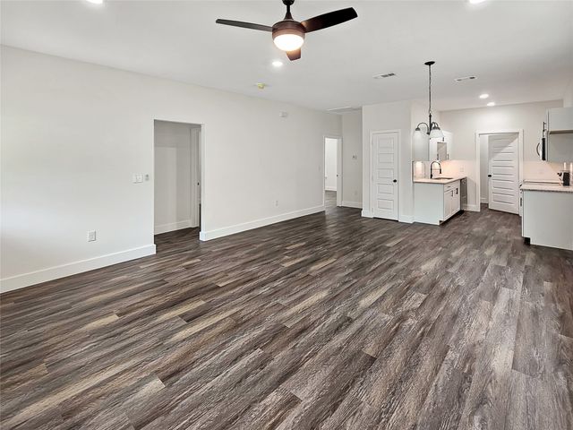 140 Mohican Trail, Mabank, TX 75156
