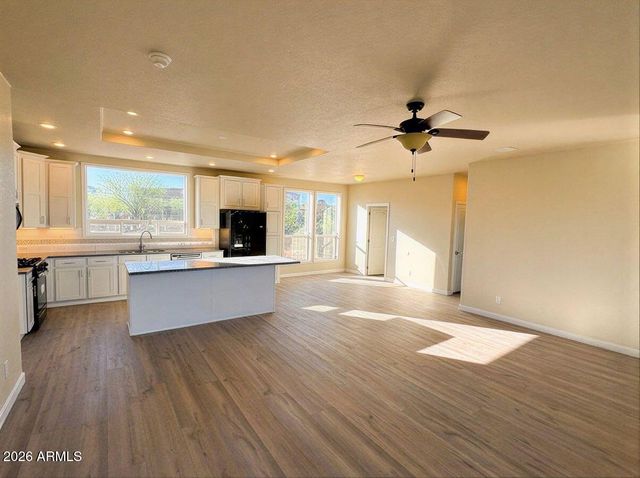 44323 N 12th Street, New River, AZ 85087