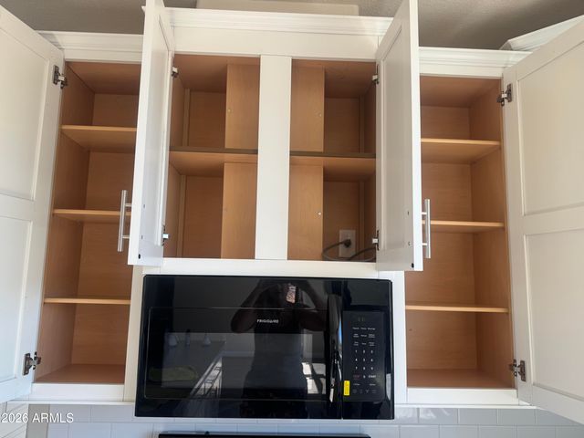 44323 N 12th Street, New River, AZ 85087