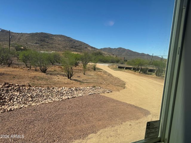 44323 N 12th Street, New River, AZ 85087