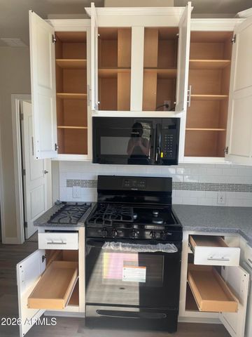 44323 N 12th Street, New River, AZ 85087