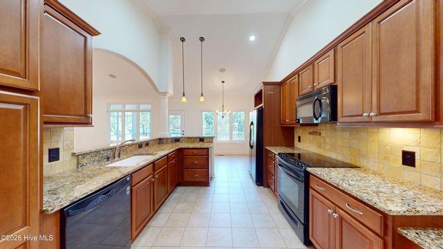 110 Josephs Point, West End, NC 27376