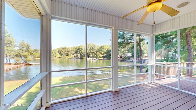 110 Josephs Point, West End, NC 27376