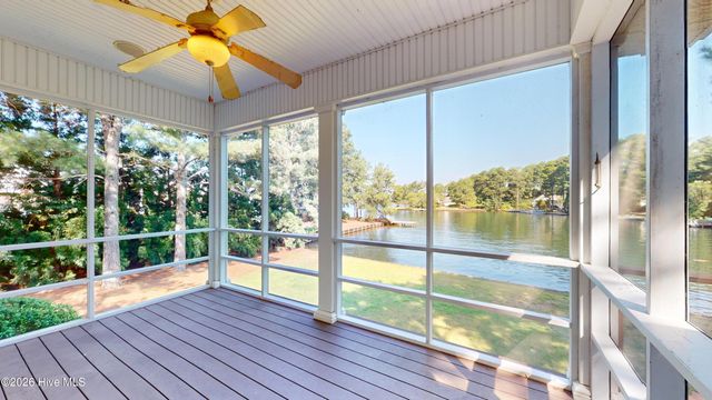 110 Josephs Point, West End, NC 27376
