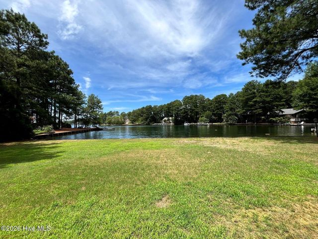110 Josephs Point, West End, NC 27376