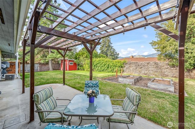 1540 N Astor Court, East Wenatchee, WA 98802