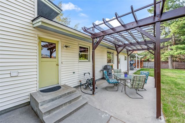 1540 N Astor Court, East Wenatchee, WA 98802