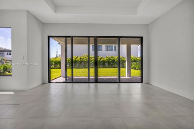 8286 Fishers Island Way, Boca Raton, FL 33434