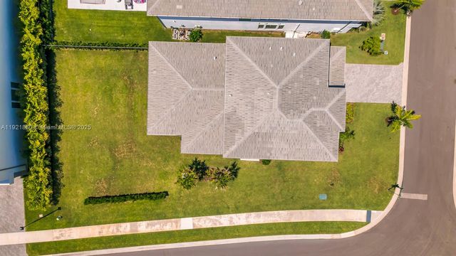 8286 Fishers Island Way, Boca Raton, FL 33434