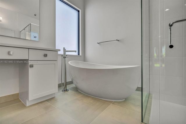 8286 Fishers Island Way, Boca Raton, FL 33434