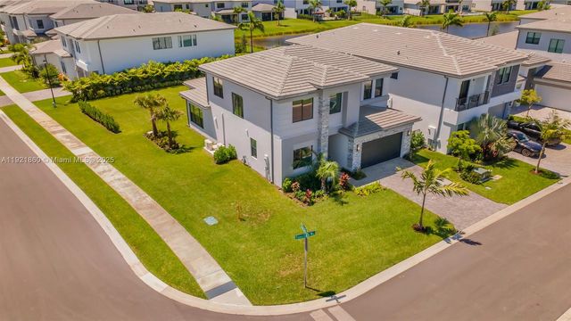 8286 Fishers Island Way, Boca Raton, FL 33434