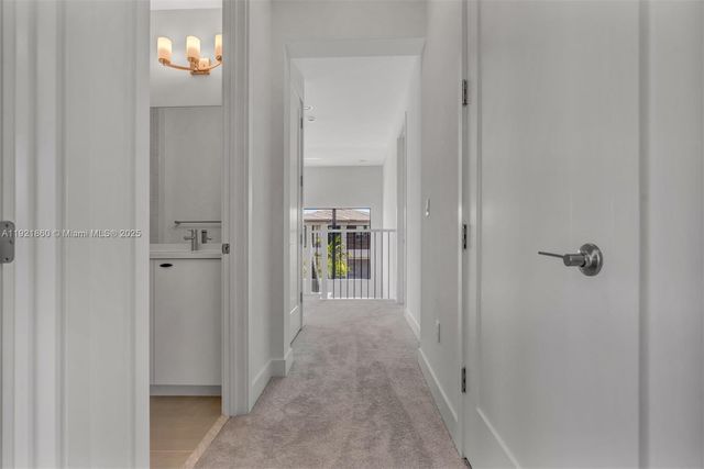 8286 Fishers Island Way, Boca Raton, FL 33434