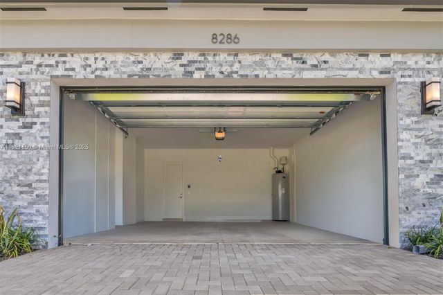 8286 Fishers Island Way, Boca Raton, FL 33434