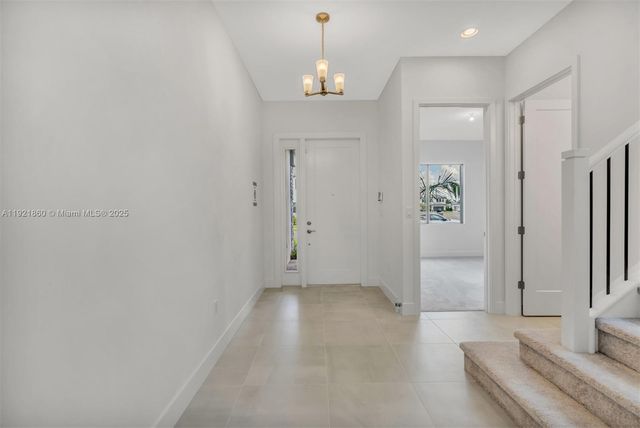 8286 Fishers Island Way, Boca Raton, FL 33434