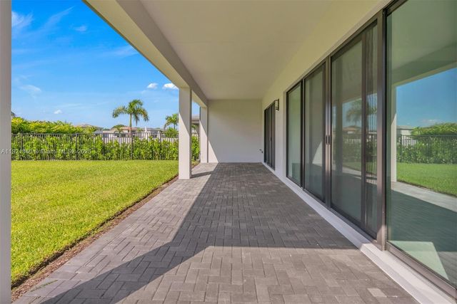 8286 Fishers Island Way, Boca Raton, FL 33434