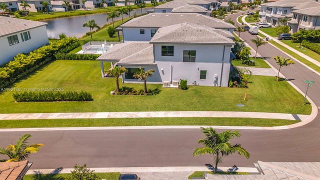 8286 Fishers Island Way, Boca Raton, FL 33434