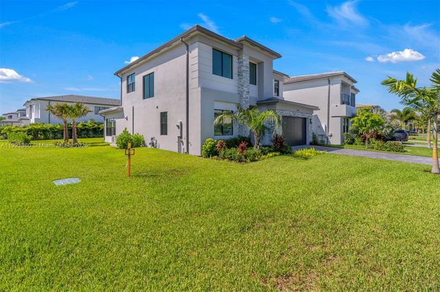 8286 Fishers Island Way, Boca Raton, FL 33434