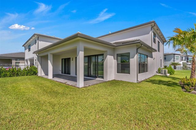 8286 Fishers Island Way, Boca Raton, FL 33434