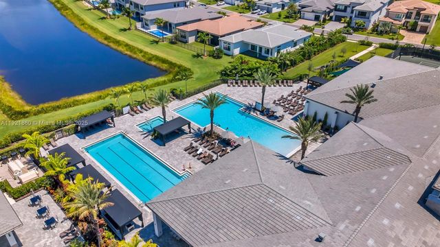 8286 Fishers Island Way, Boca Raton, FL 33434
