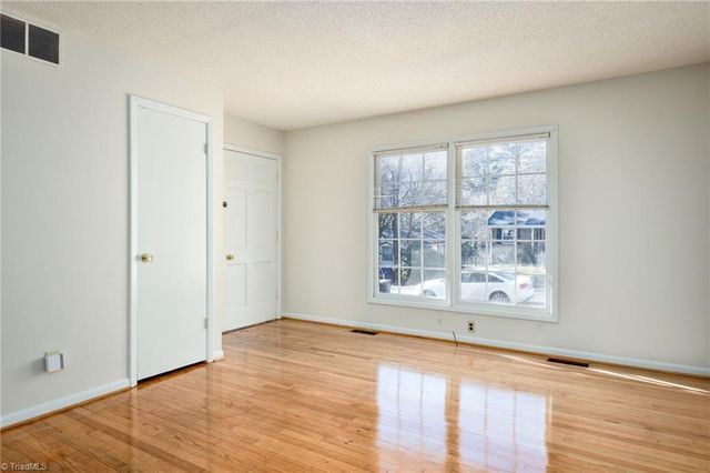 1337 Tredwell Drive, Winston-salem, NC 27103