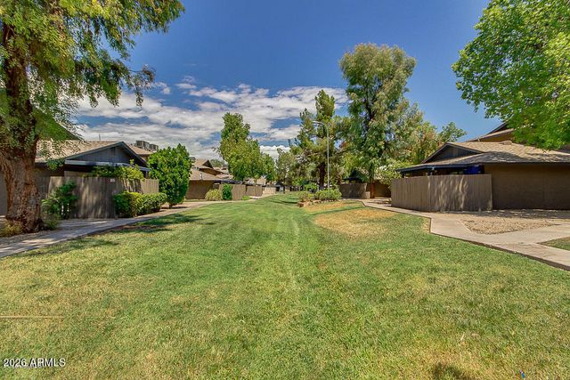 286 W PALOMINO Drive 23, Chandler, AZ 85225