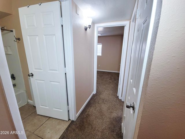 286 W PALOMINO Drive 23, Chandler, AZ 85225