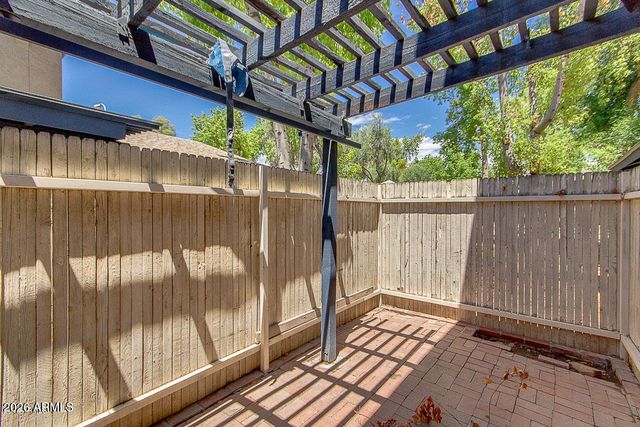 286 W PALOMINO Drive 23, Chandler, AZ 85225