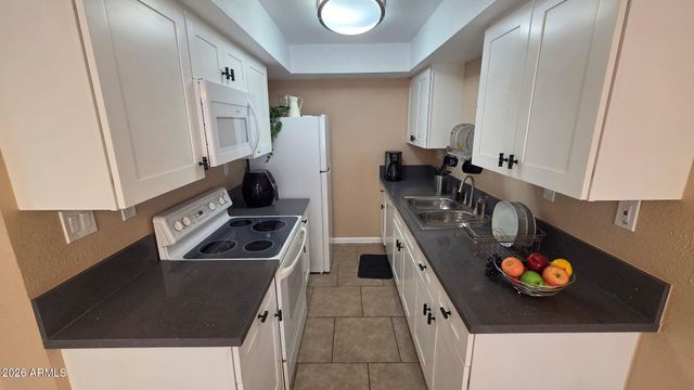 286 W PALOMINO Drive 23, Chandler, AZ 85225